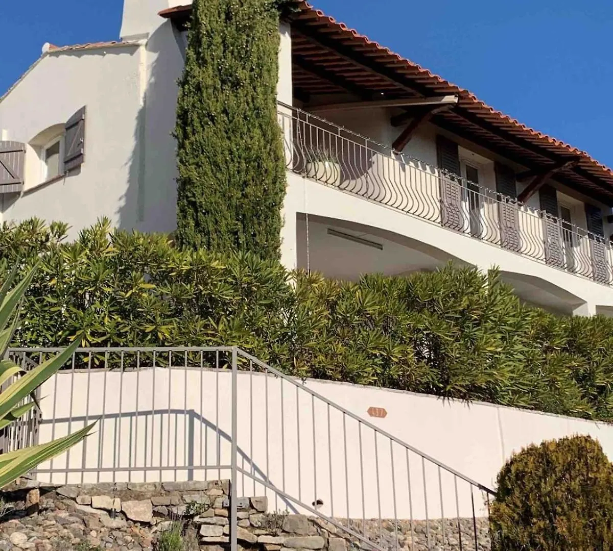 Maison Au Calme Dans Residence Privee Avec Piscine Vue Mer Frejus