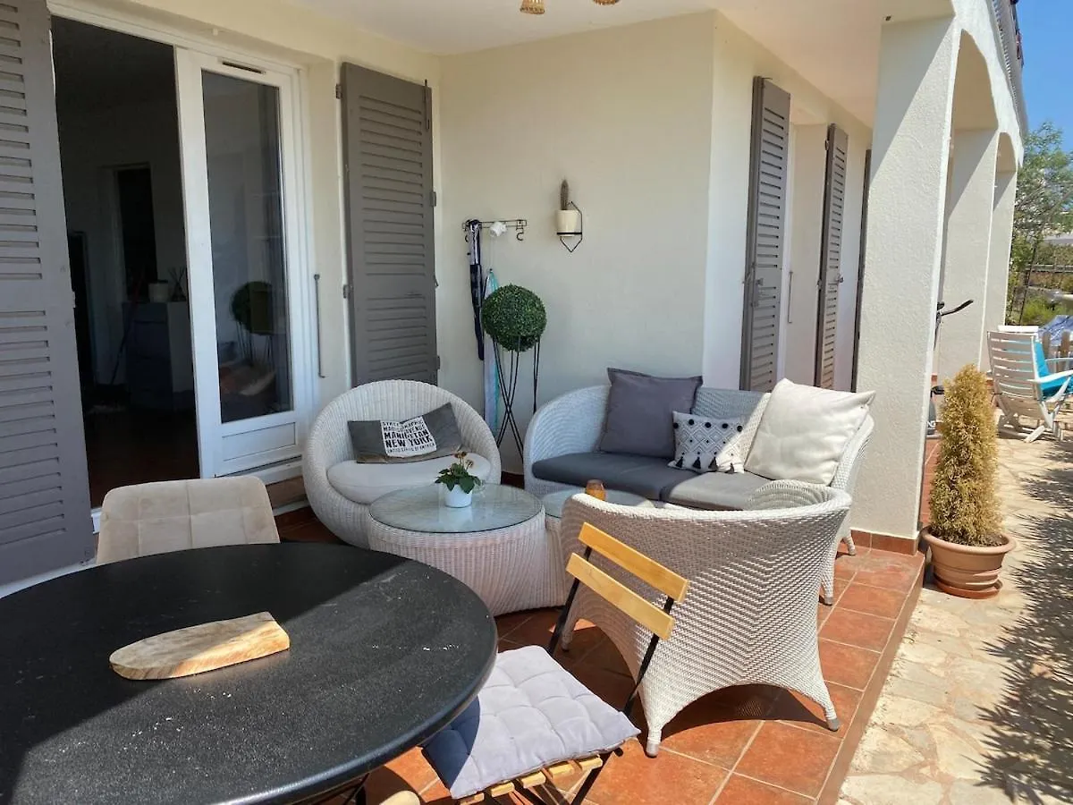 Maison Au Calme Dans Residence Privee Avec Piscine Vue Mer Frejus France