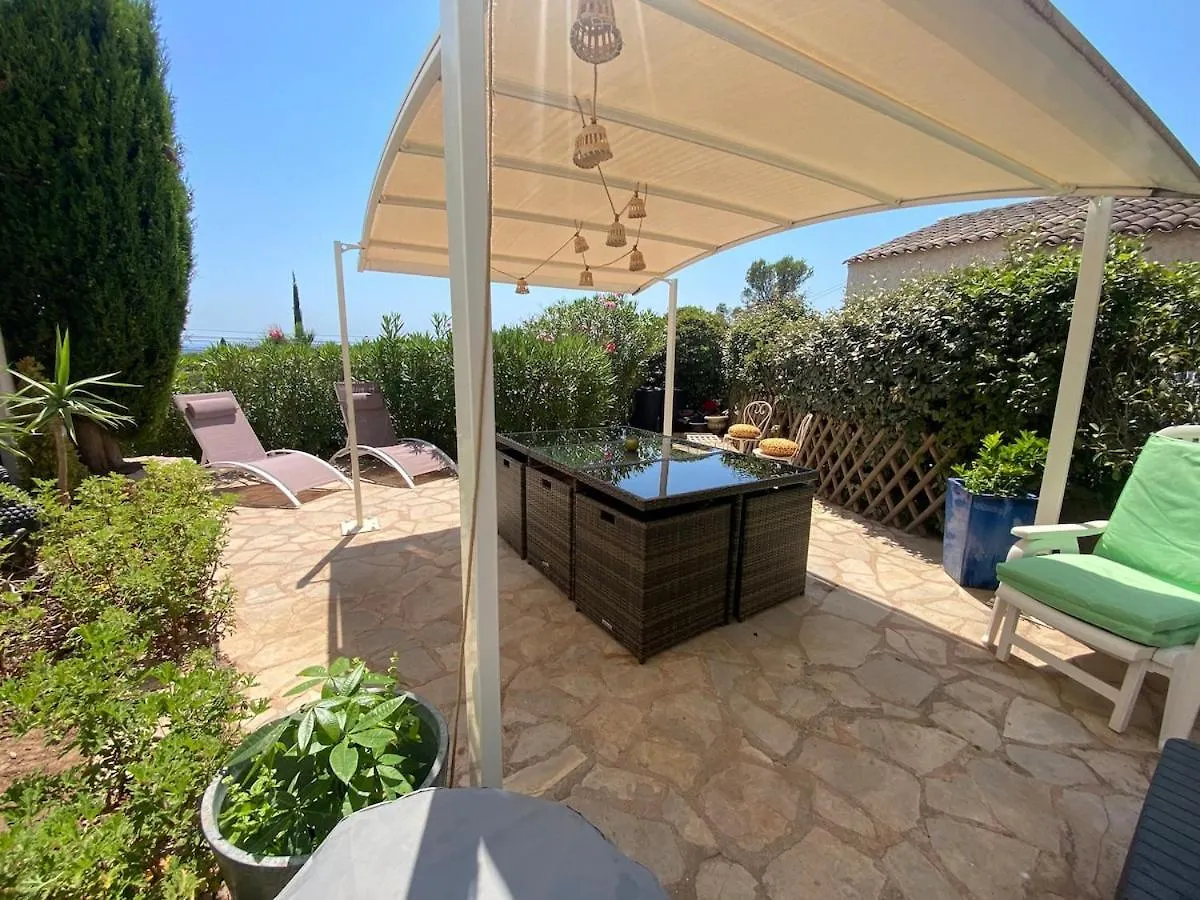 Maison Au Calme Dans Residence Privee Avec Piscine Vue Mer Frejus