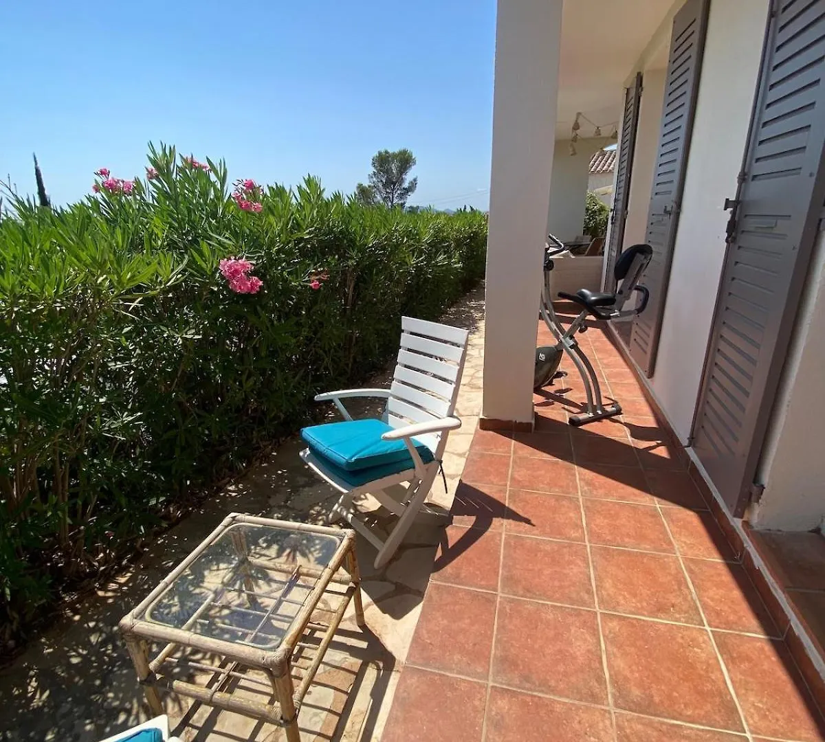 Maison Au Calme Dans Residence Privee Avec Piscine Vue Mer Frejus Holiday home